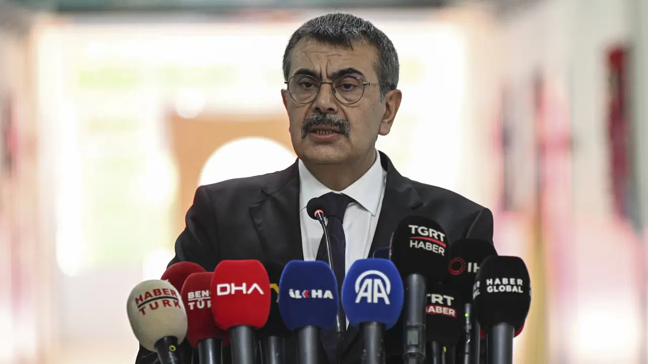 Yusuf Tekin’den, açlık grevindeki öğretmenlerle ilgili ilk açıklama: ‘Keşke önce şikayetlerini gelip Bakanlığa söyleseydiler’