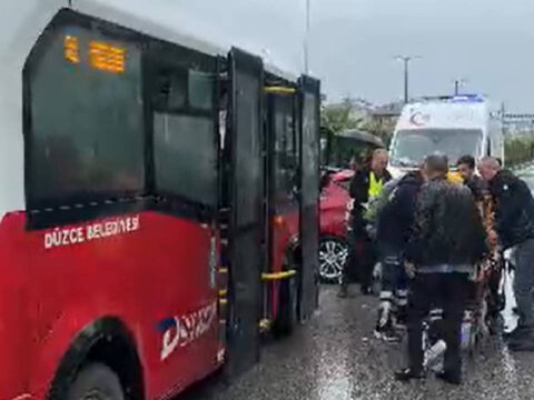 Saganak beraberinde kazayi da getirdi acu9z7rs